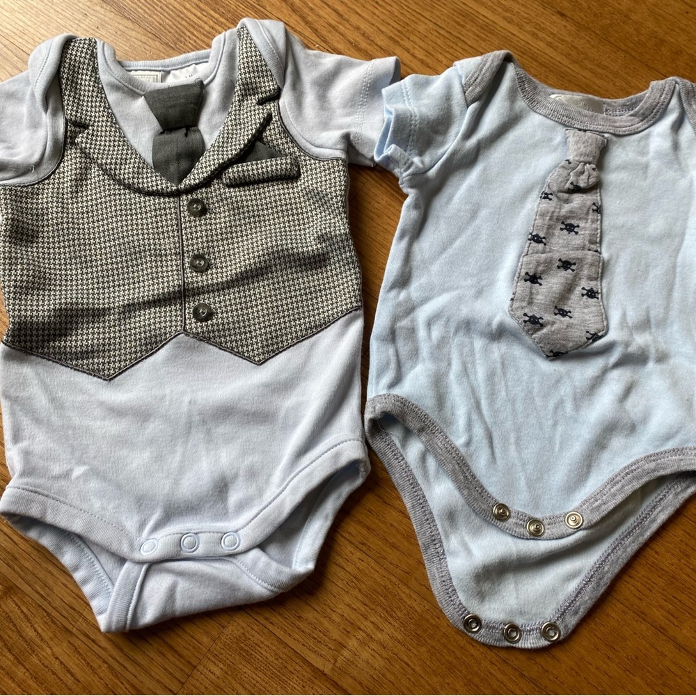 Koala Baby Bodysuits with Vest and Tie skulls crossbones - Gray and Blue NEW